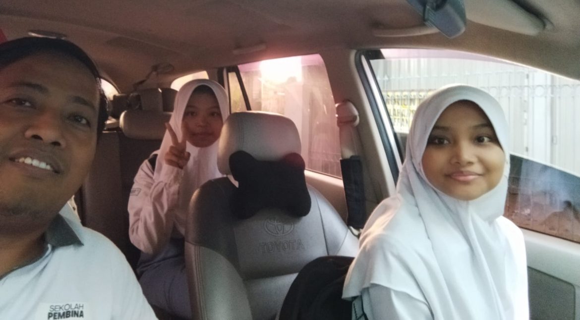 Sudiyanto Ketum PKS Jember Jadi Driver OJOL, Antar – Jemput Sejumlah Guru dan Siswa