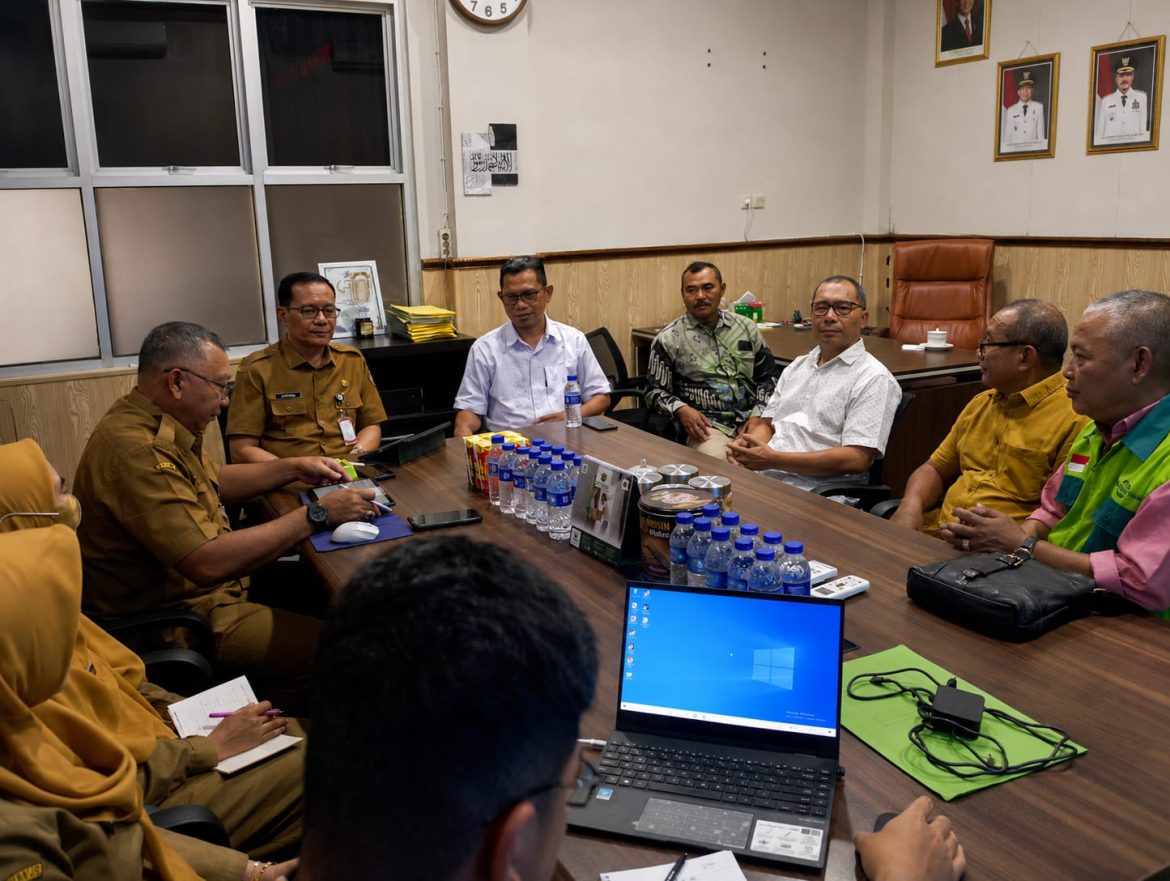 PKS Jember Jadi Jembatan Aspirasi, Persoalan Sampah Pakusari Mulai Dicarikan Solusi