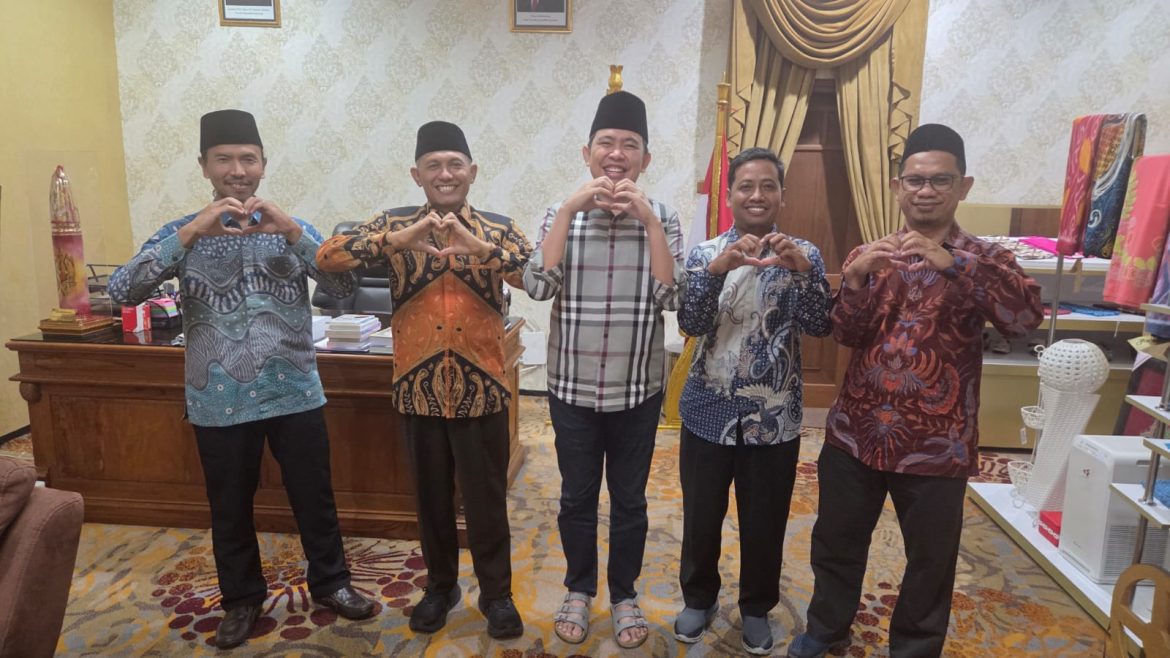 Bersinergi untuk Kemajuan Jember, DPD PKS Jember Dampingi Ketua DPW PKS Jatim Bertemu Bupati Jember